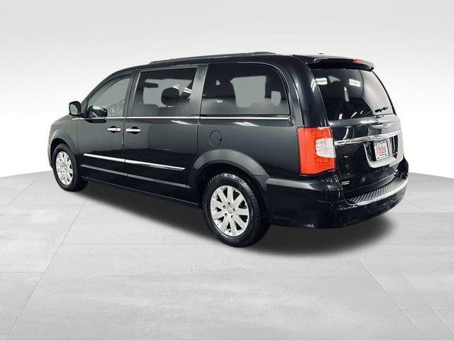 2016 Chrysler Town & Country Vehicle Photo in MEDINA, OH 44256-9631