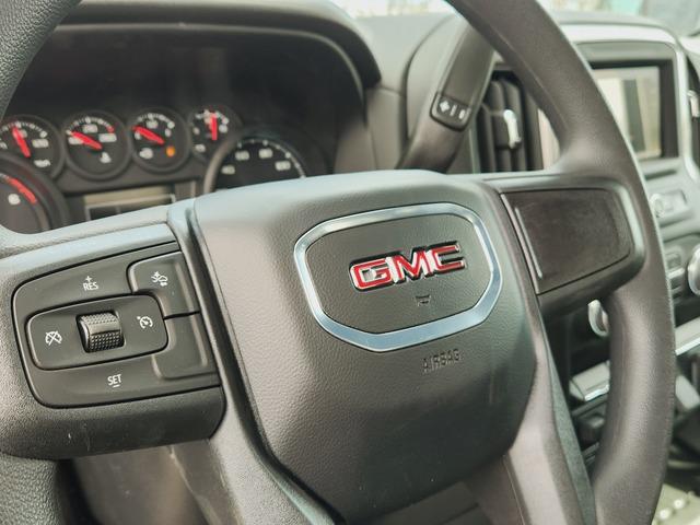 2024 GMC Sierra 2500 HD Vehicle Photo in LOWELL, MA 01852-4336