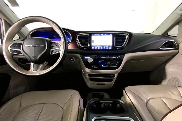 2020 Chrysler Pacifica Vehicle Photo in Kansas City, MO 64114