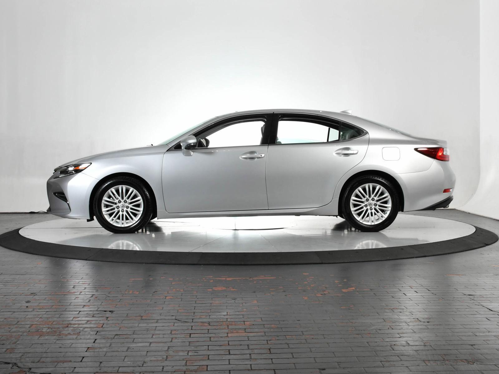 2016 Lexus ES 350 Vehicle Photo in DALLAS, TX 75235