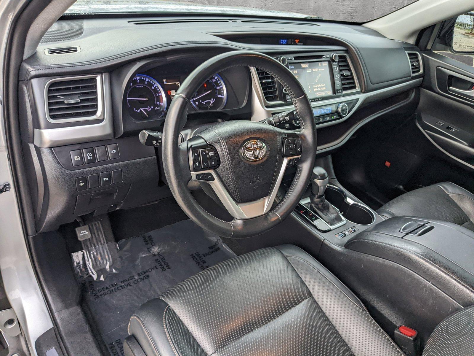 2019 Toyota Highlander Vehicle Photo in Davie, FL 33331