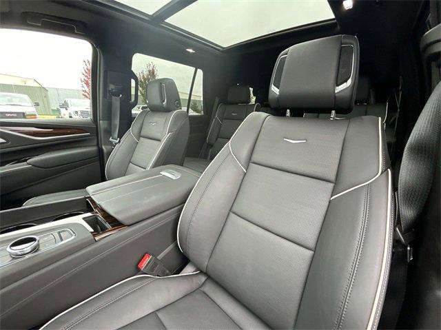 2024 Cadillac Escalade Vehicle Photo in BOWLING GREEN, KY 42104-4102