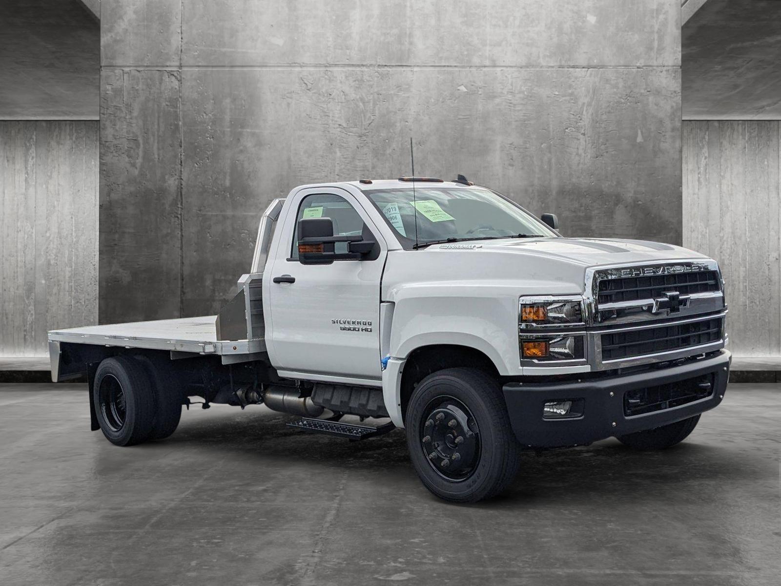 2023 Chevrolet Silverado Chassis Cab Vehicle Photo in GREENACRES, FL 33463-3207