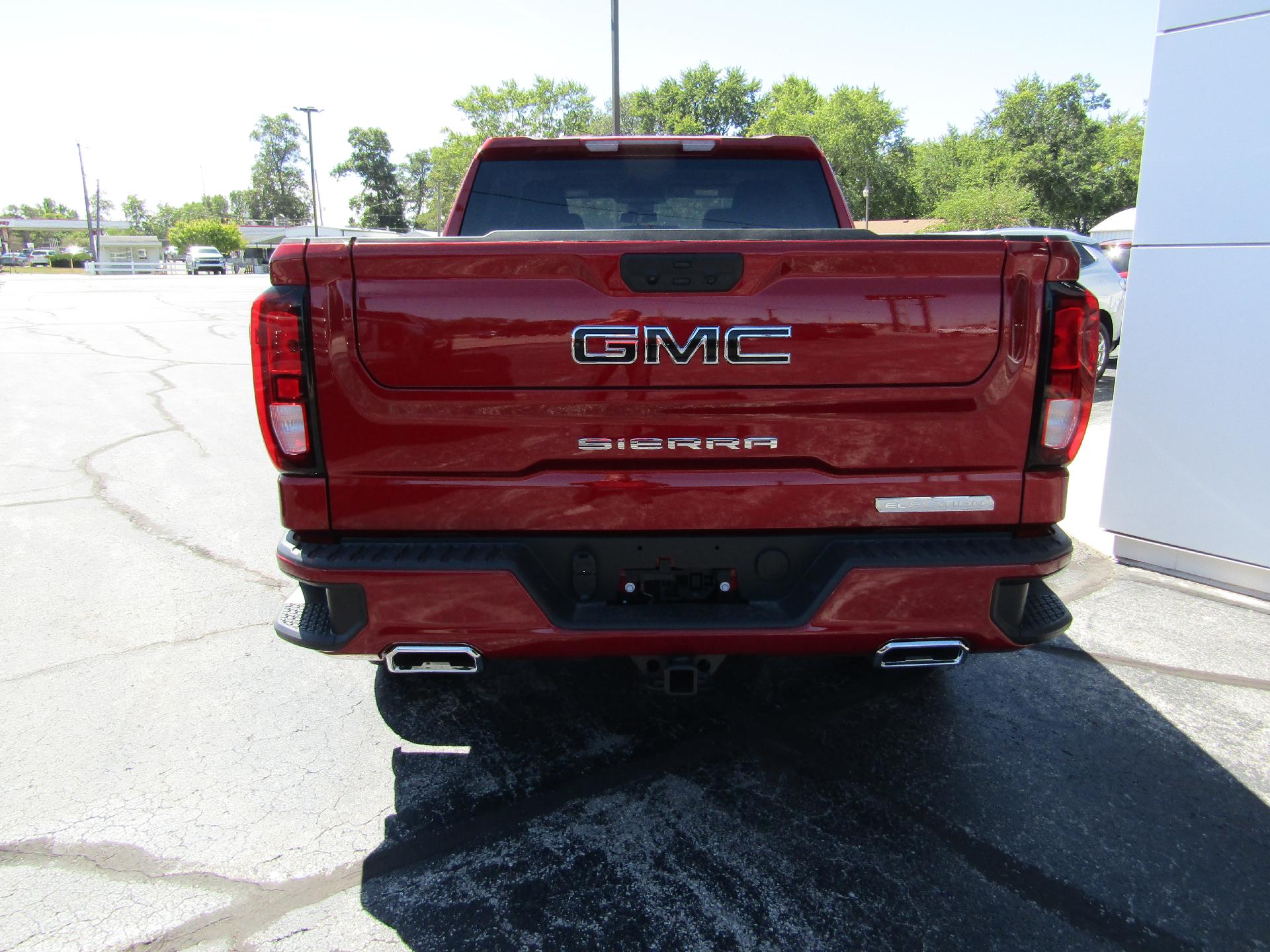 2024 GMC Sierra 1500 Vehicle Photo in GREENVILLE, OH 45331-1026