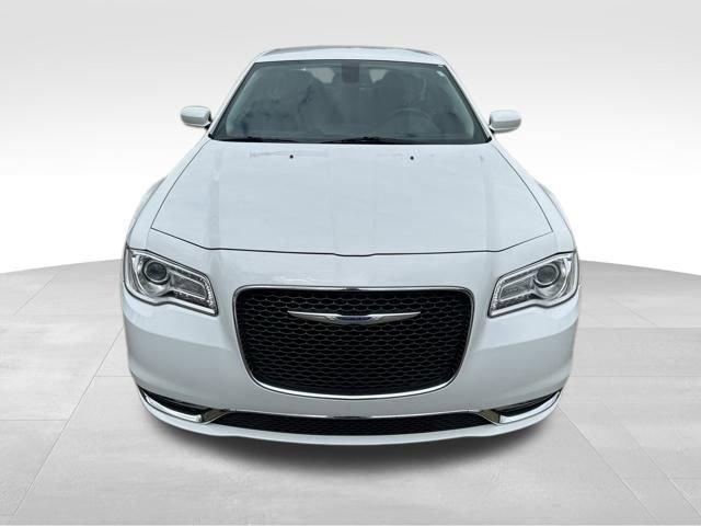 2020 Chrysler 300 Vehicle Photo in MEDINA, OH 44256-9631