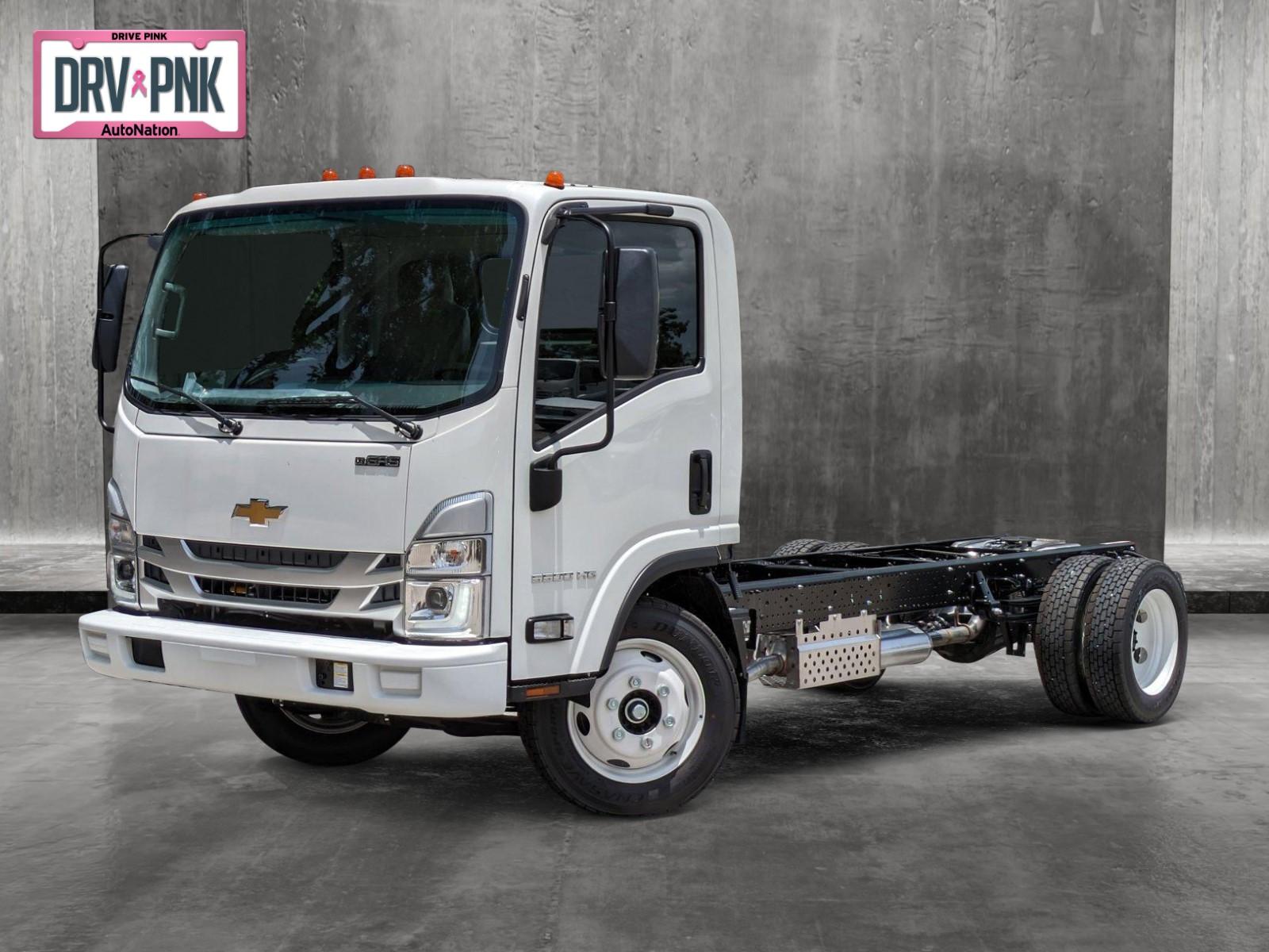 2025 Chevrolet Low Cab Forward 5500 HG Vehicle Photo in GREENACRES, FL 33463-3207