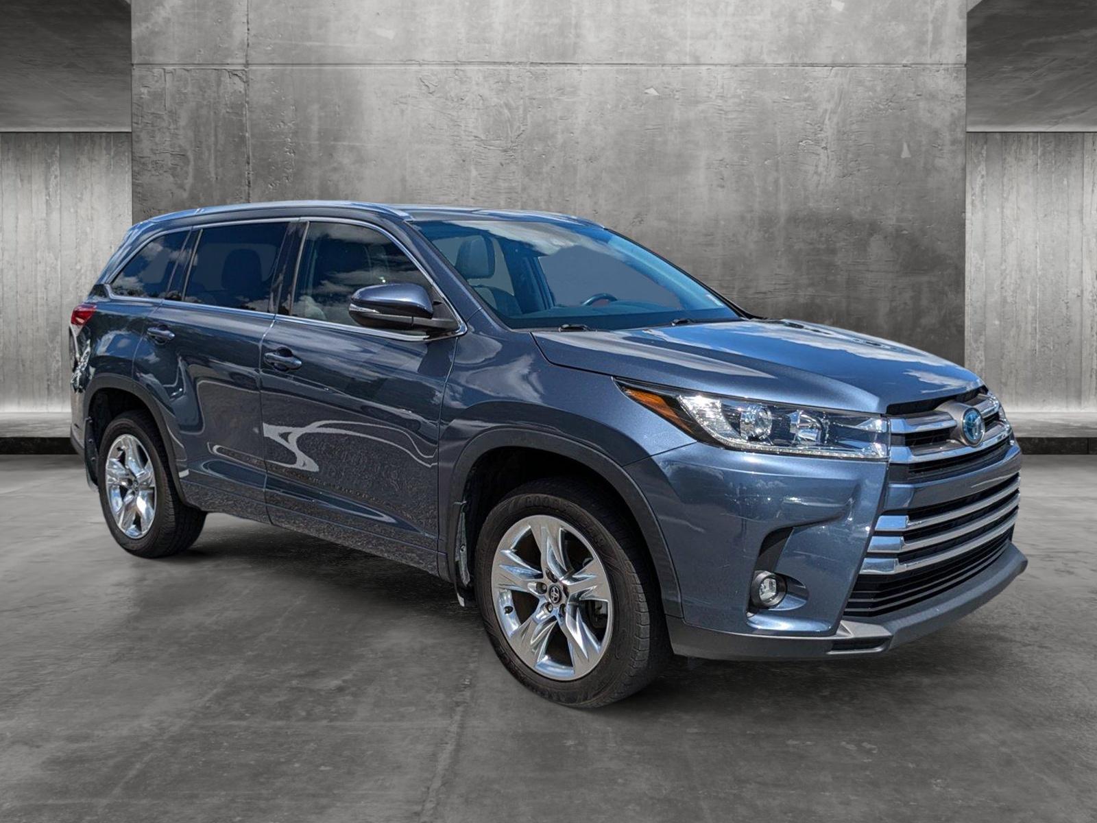 2019 Toyota Highlander Vehicle Photo in Clearwater, FL 33761