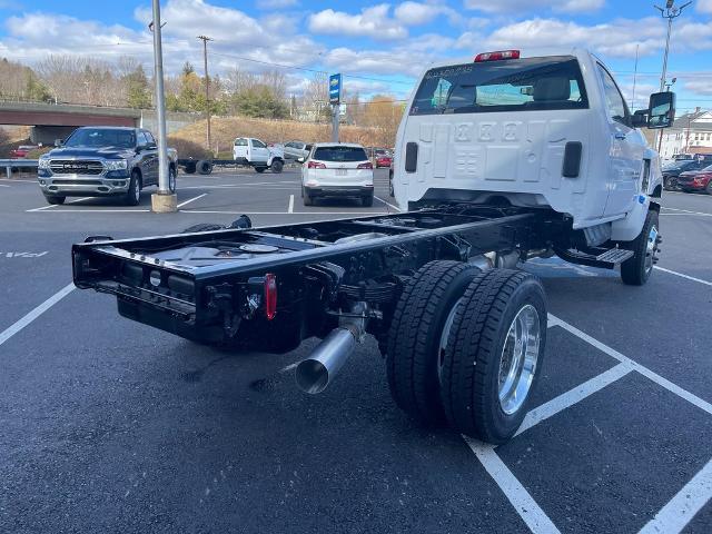 2024 Chevrolet Silverado Chassis Cab Vehicle Photo in GARDNER, MA 01440-3110