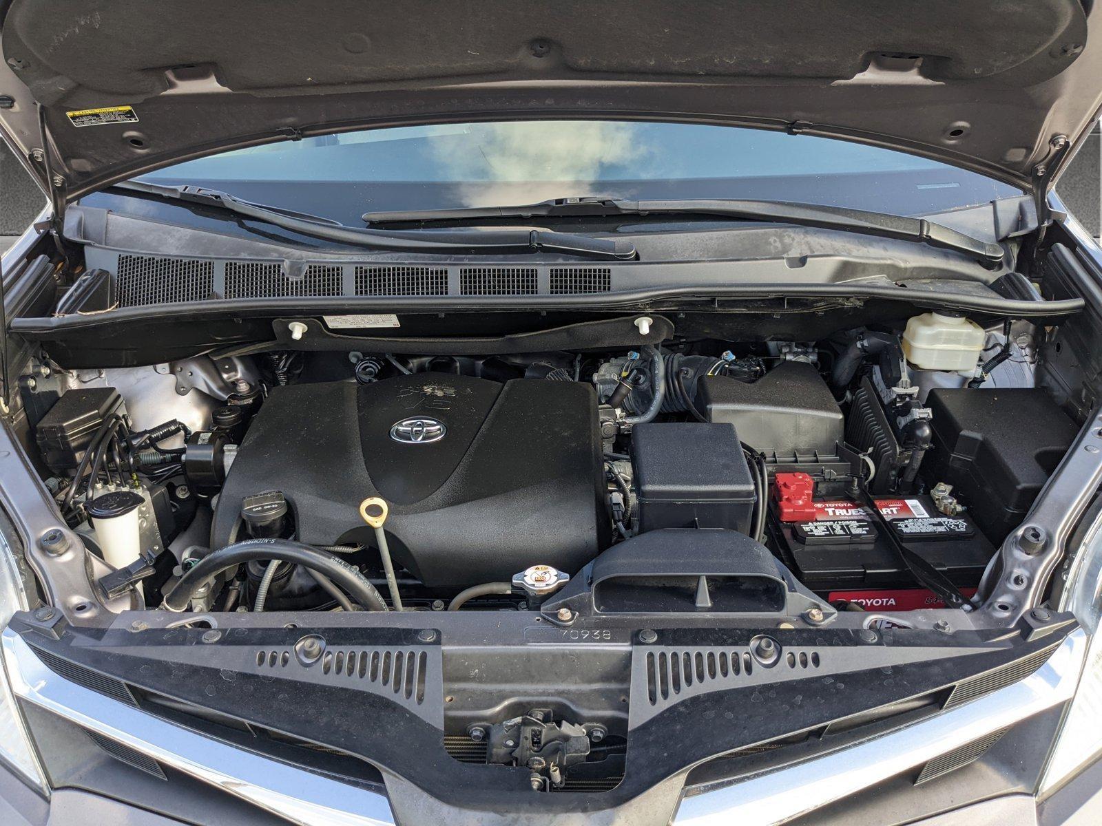 2020 Toyota Sienna Vehicle Photo in Davie, FL 33331