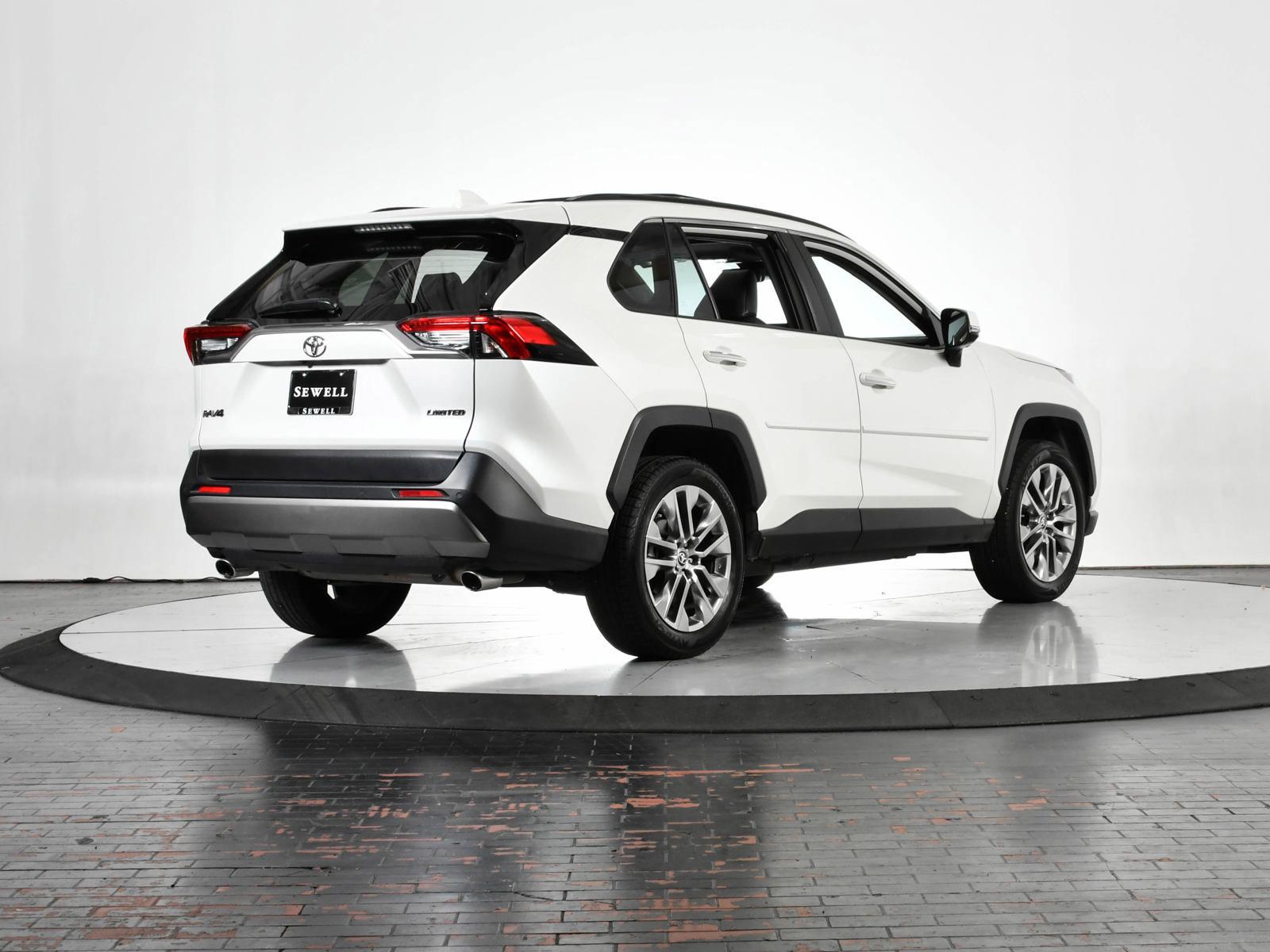 2022 Toyota RAV4 Vehicle Photo in DALLAS, TX 75235