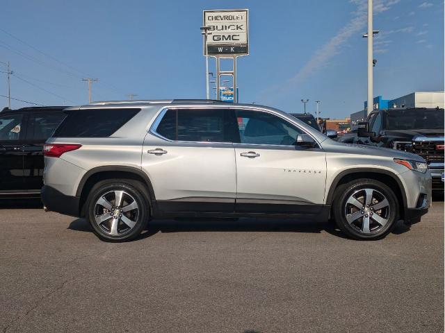 Used 2018 Chevrolet Traverse 3LT with VIN 1GNEVHKW9JJ177091 for sale in Kansas City