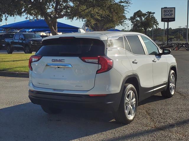 2024 GMC Terrain Vehicle Photo in DENTON, TX 76210-9321