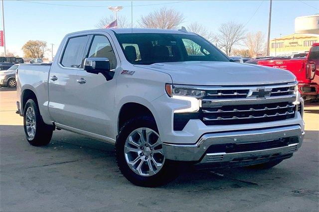 2024 Chevrolet Silverado 1500 Vehicle Photo in TOPEKA, KS 66609-0000