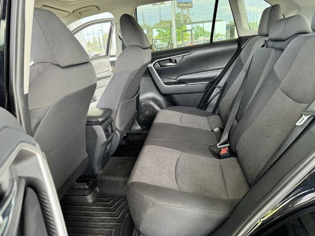 2019 Toyota RAV4 Vehicle Photo in MANHATTAN, KS 66502-5036