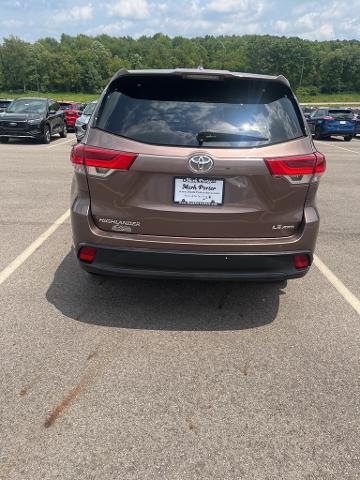 2017 Toyota Highlander Vehicle Photo in Jackson, OH 45640-9766