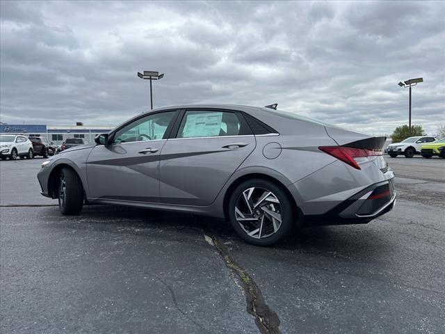 2024 Hyundai ELANTRA Vehicle Photo in O'Fallon, IL 62269