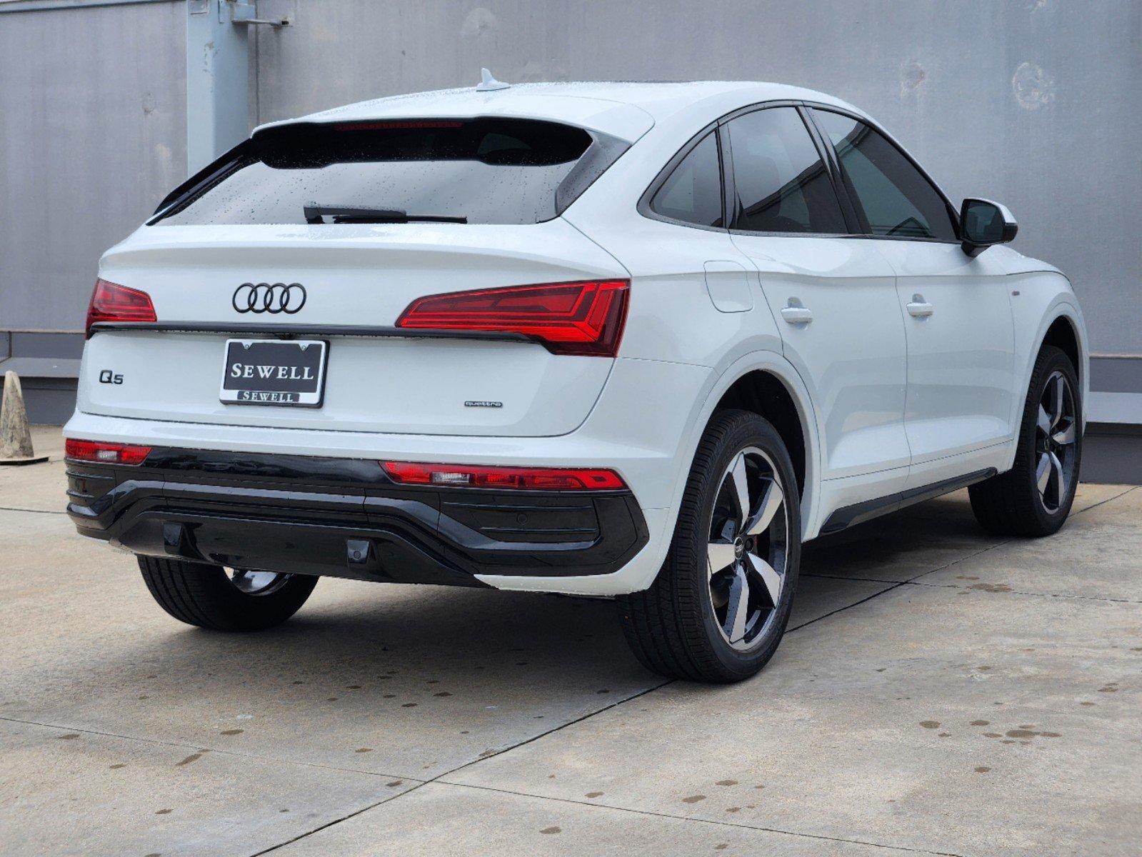 2024 Audi Q5 Sportback Vehicle Photo in SUGAR LAND, TX 77478