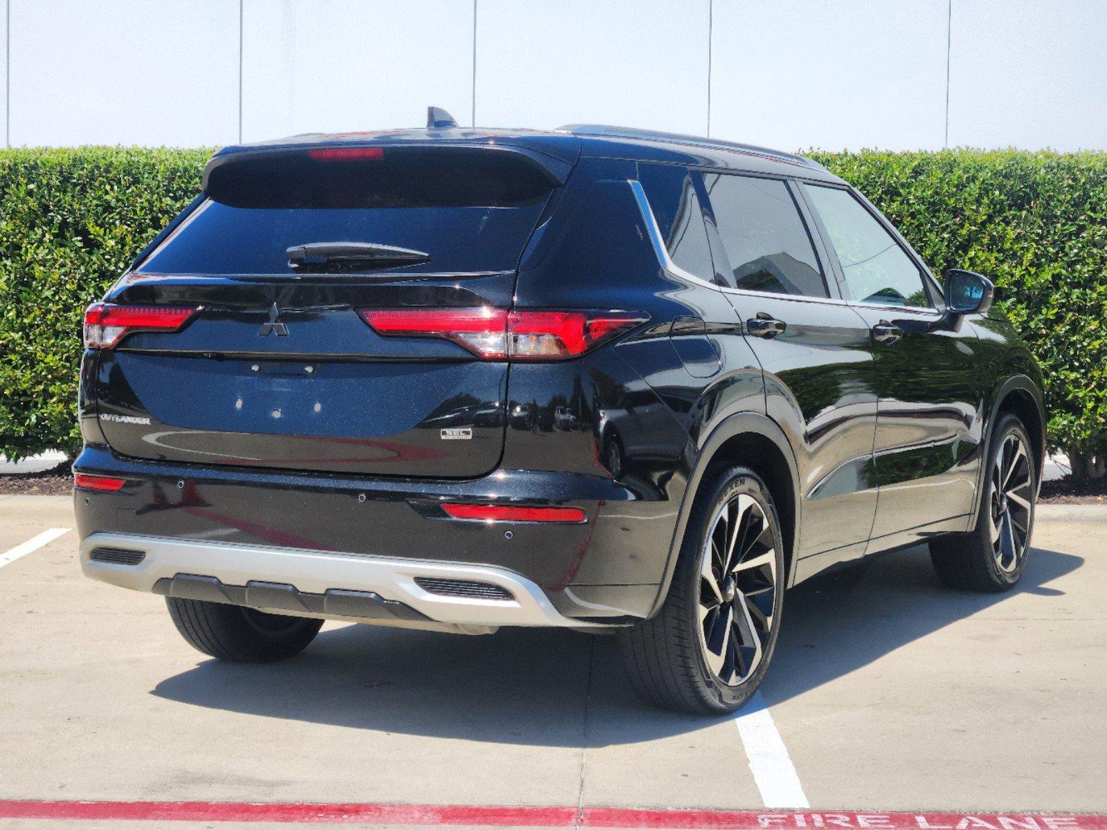 2022 Mitsubishi Outlander Vehicle Photo in MCKINNEY, TX 75070