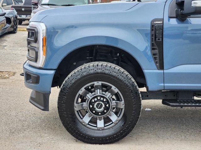 2023 Ford Super Duty F-250 SRW Vehicle Photo in SUGAR LAND, TX 77478-0000