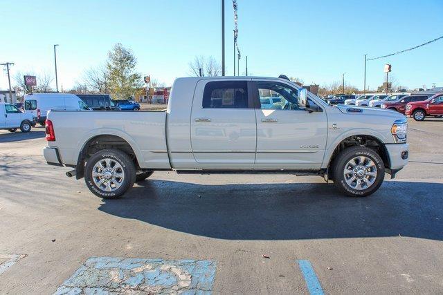 2022 Ram 3500 Vehicle Photo in MILES CITY, MT 59301-5791