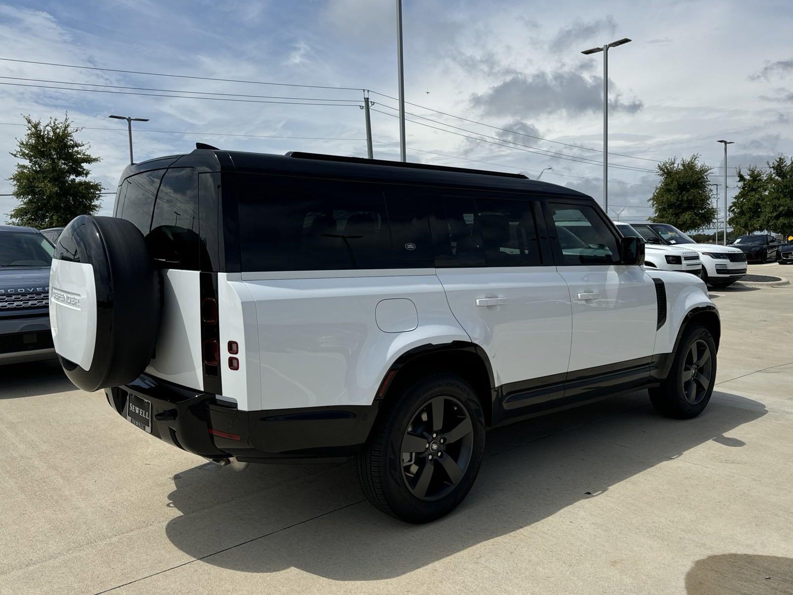 2024 Defender Vehicle Photo in AUSTIN, TX 78717