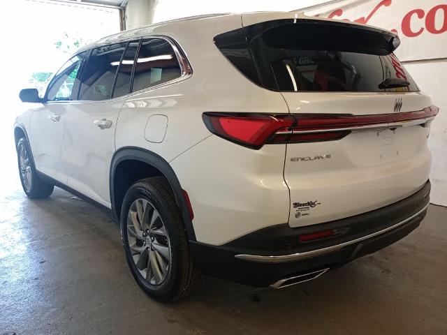 2025 Buick Enclave Vehicle Photo in RED SPRINGS, NC 28377-1640