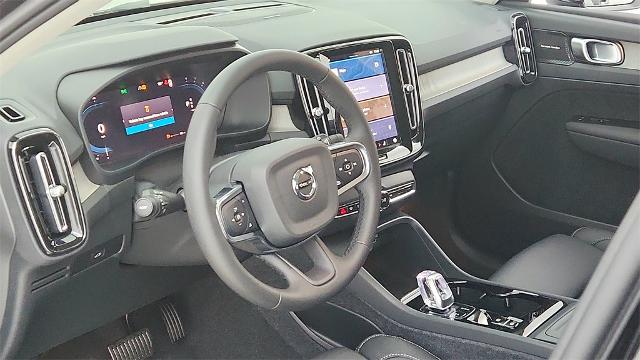 2024 Volvo XC40 Vehicle Photo in Grapevine, TX 76051