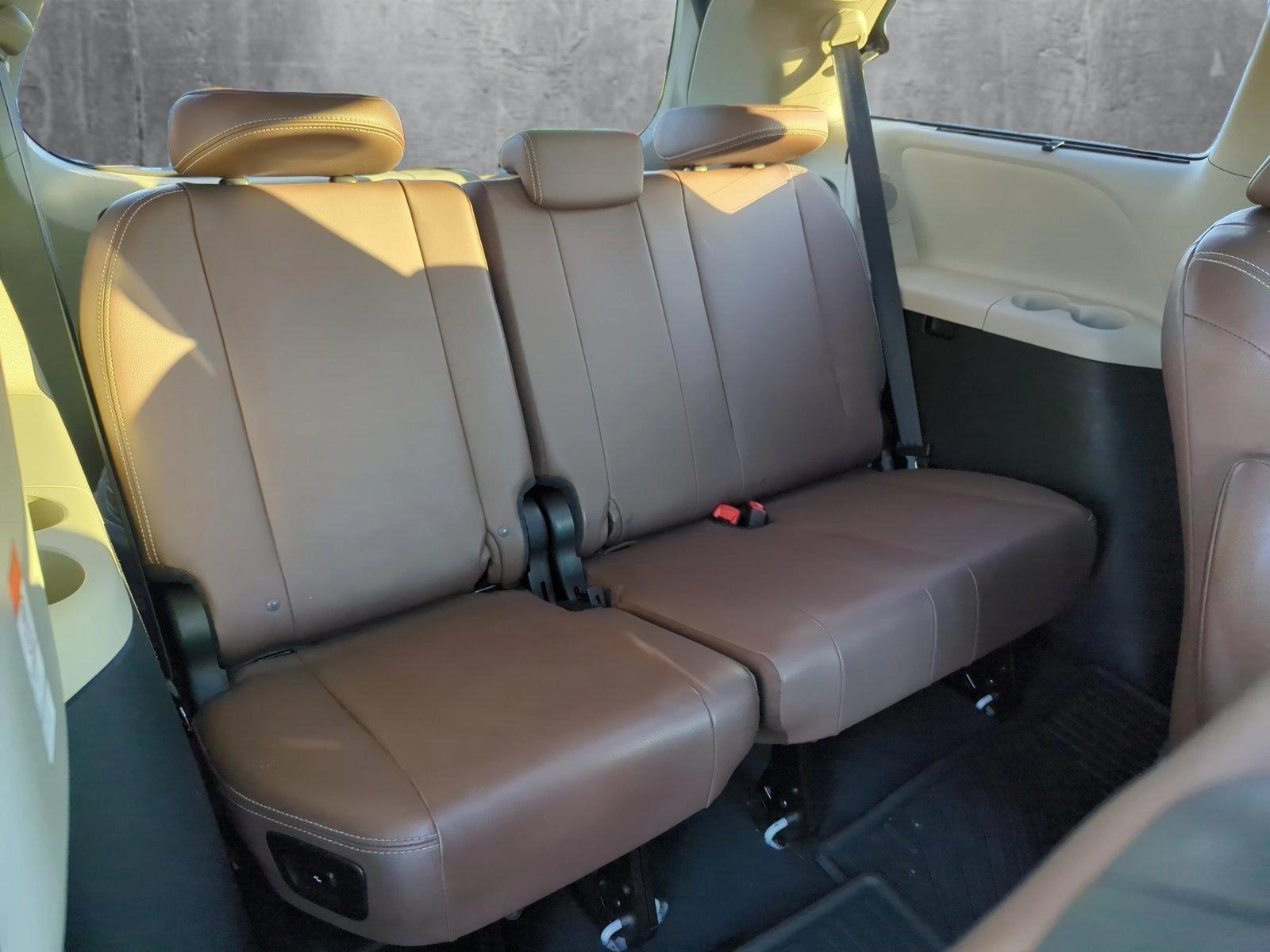 2020 Toyota Sienna Vehicle Photo in Memphis, TN 38125