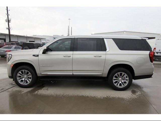 2024 GMC Yukon XL Vehicle Photo in ROSENBERG, TX 77471-5675