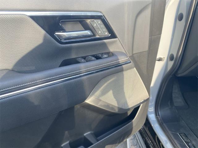 2024 GMC Sierra EV Vehicle Photo in GOODYEAR, AZ 85338-1310