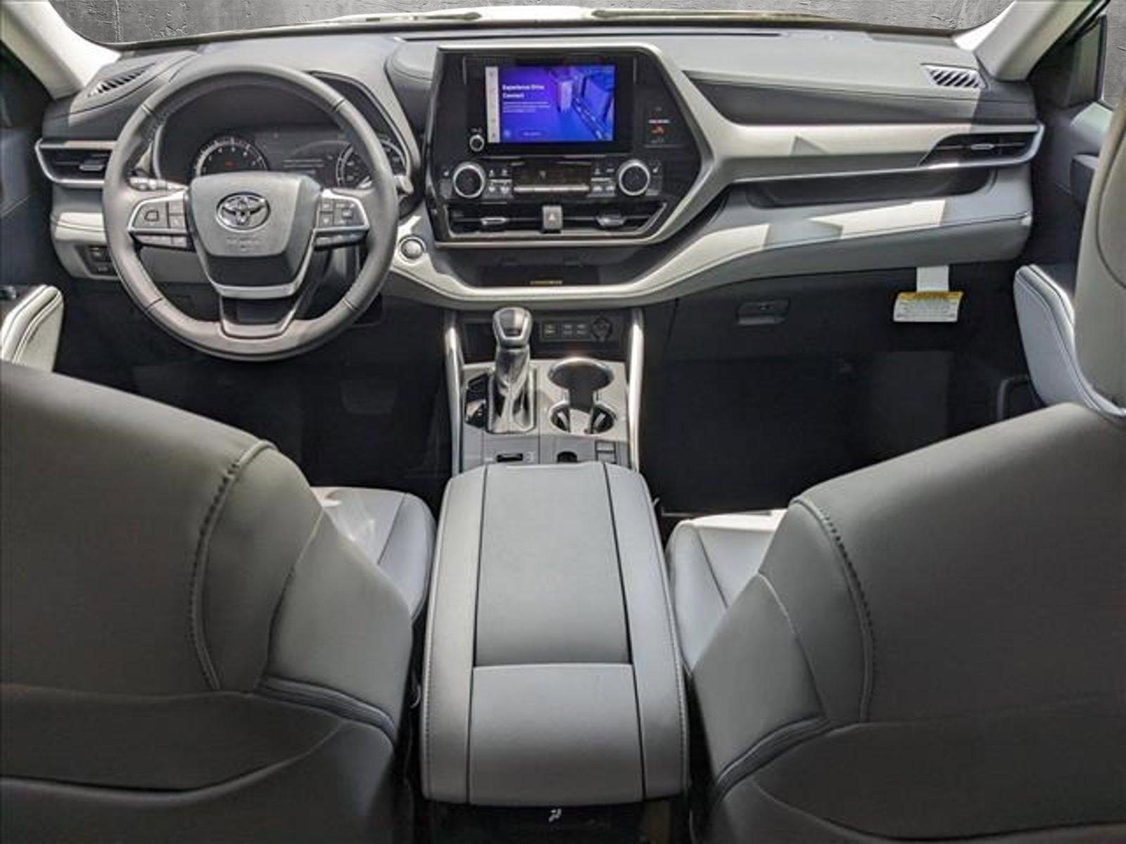 2024 Toyota Highlander Vehicle Photo in Ft. Myers, FL 33907