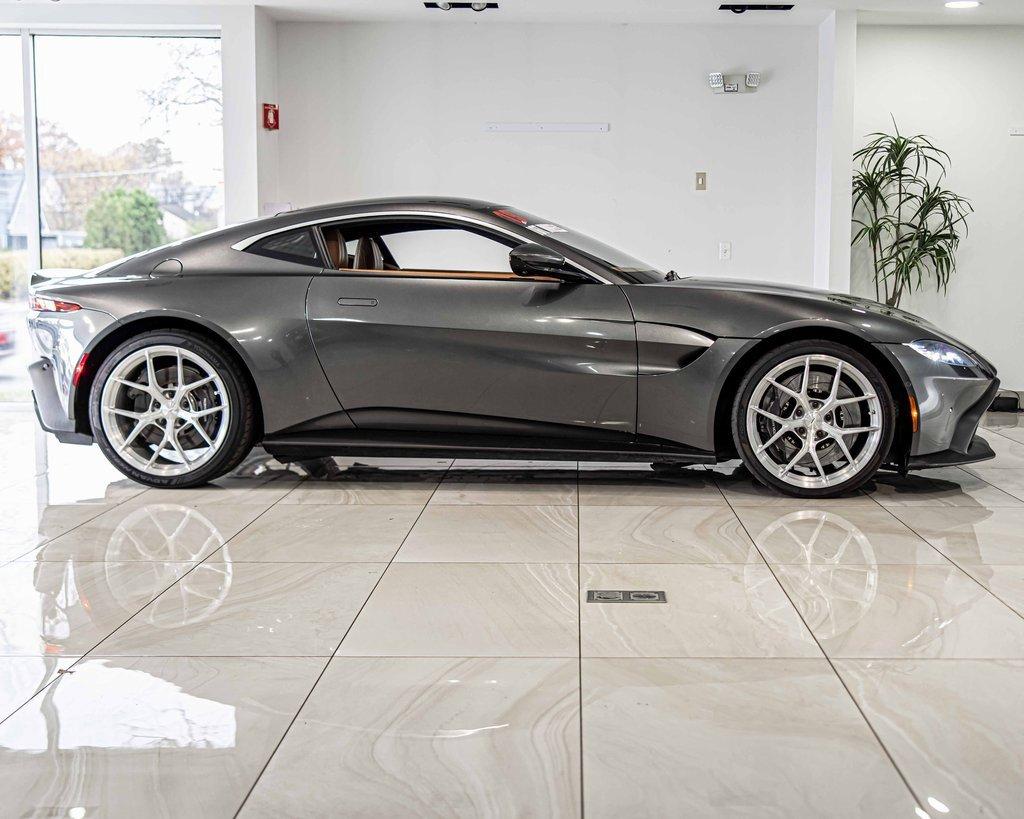 2019 Aston Martin Vantage Vehicle Photo in Saint Charles, IL 60174