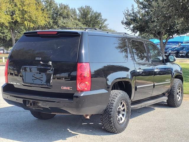 2013 GMC Yukon XL Vehicle Photo in DENTON, TX 76210-9321