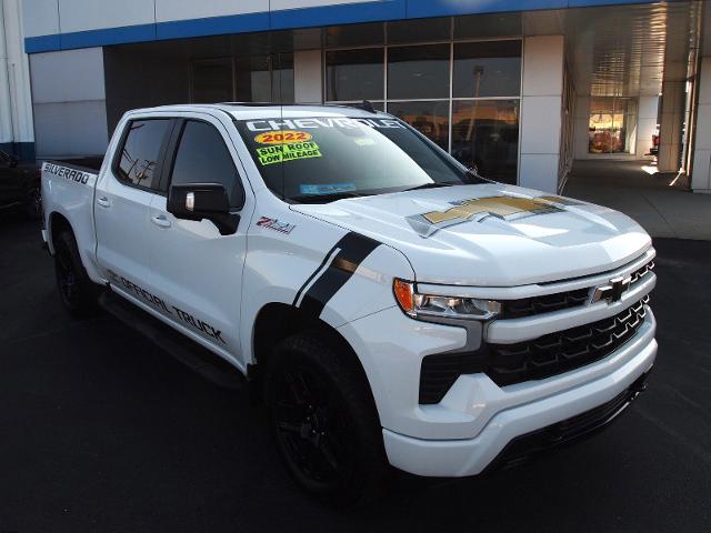 Used 2022 Chevrolet Silverado 1500 RST with VIN 1GCUDEEDXNZ502452 for sale in Madison, IN