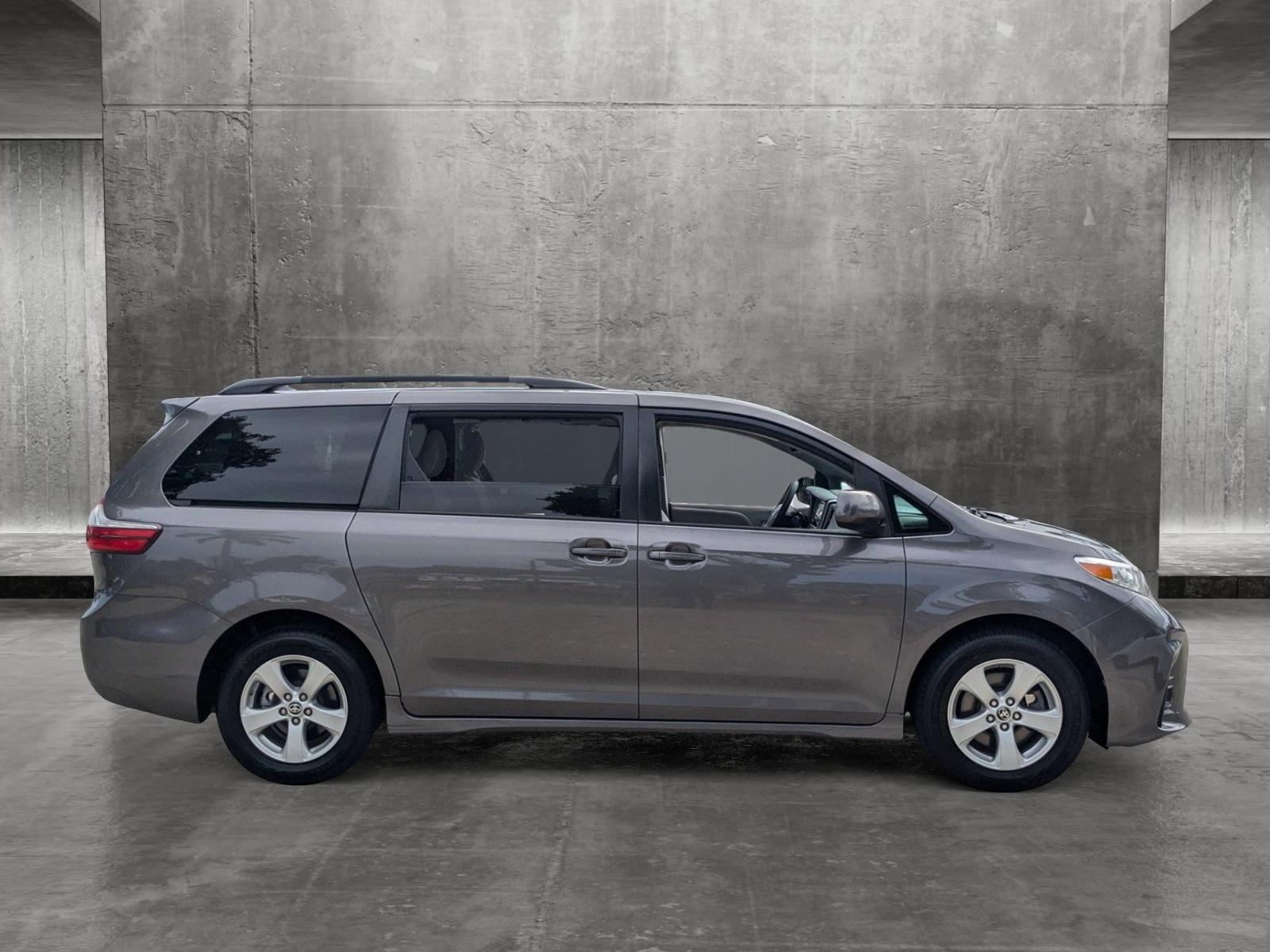 2020 Toyota Sienna Vehicle Photo in Davie, FL 33331