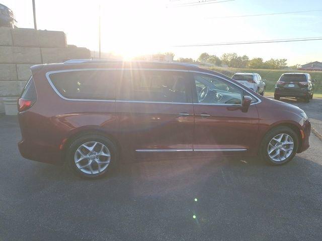 2019 Chrysler Pacifica Vehicle Photo in Cedar Rapids, IA 52402