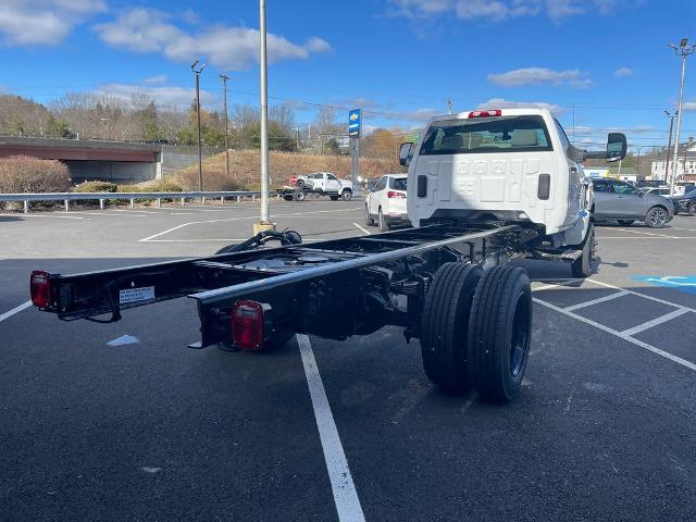 2024 Chevrolet Silverado Chassis Cab Vehicle Photo in GARDNER, MA 01440-3110