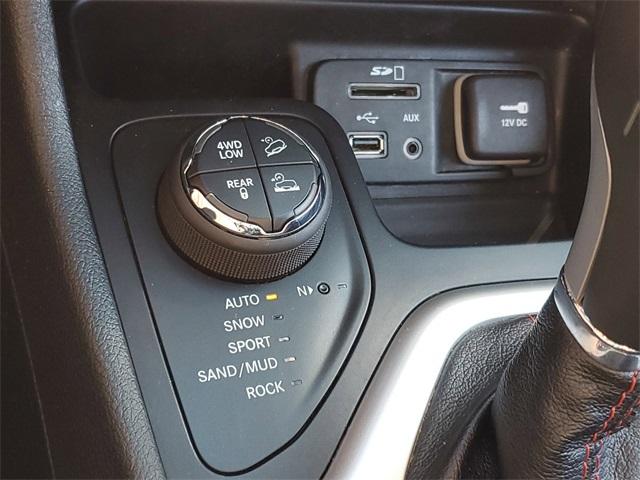 2015 Jeep Cherokee Vehicle Photo in GRAND BLANC, MI 48439-8139