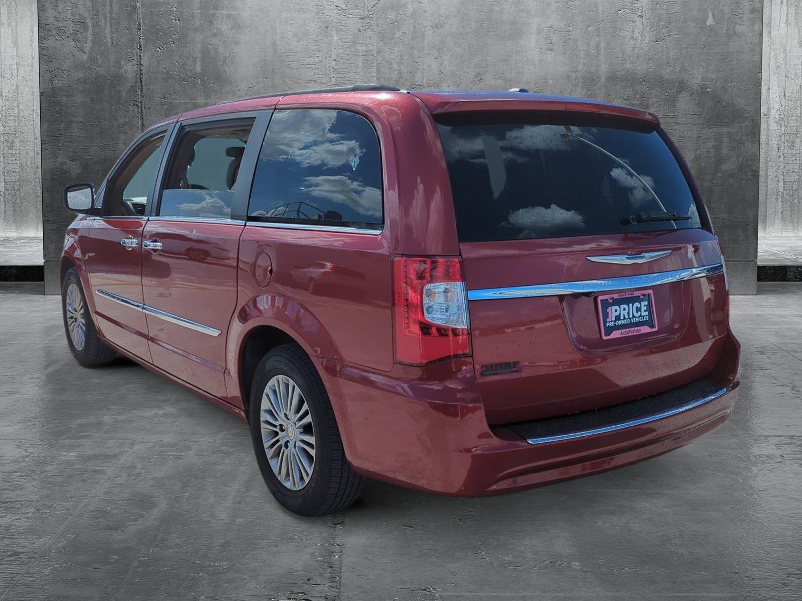 2014 Chrysler Town & Country Vehicle Photo in Ft. Myers, FL 33907