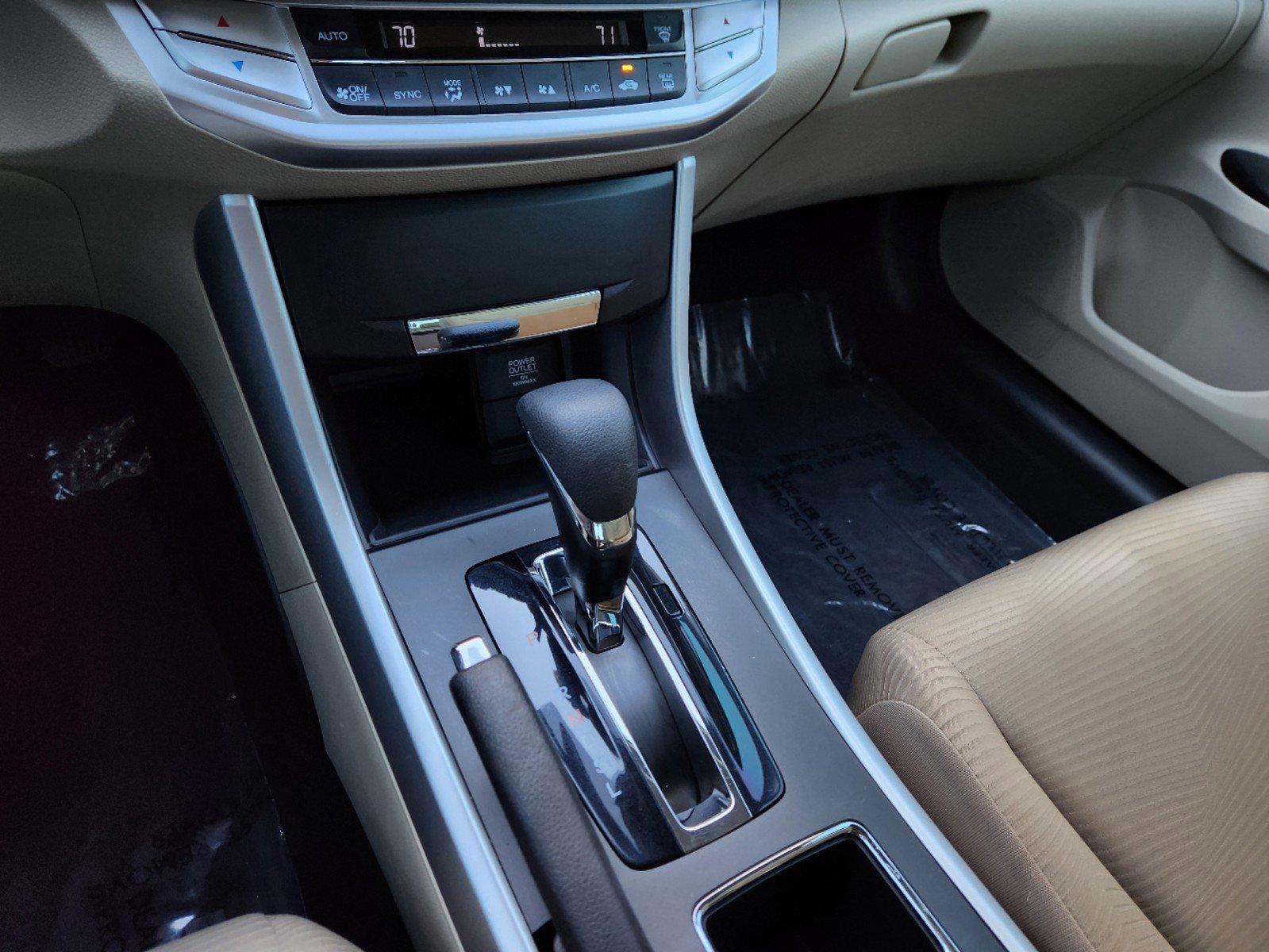 2015 Honda Accord Sedan Vehicle Photo in FORT WORTH, TX 76132