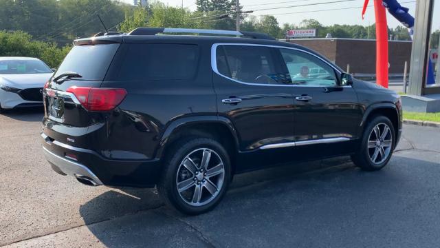 2017 GMC Acadia Vehicle Photo in MOON TOWNSHIP, PA 15108-2571