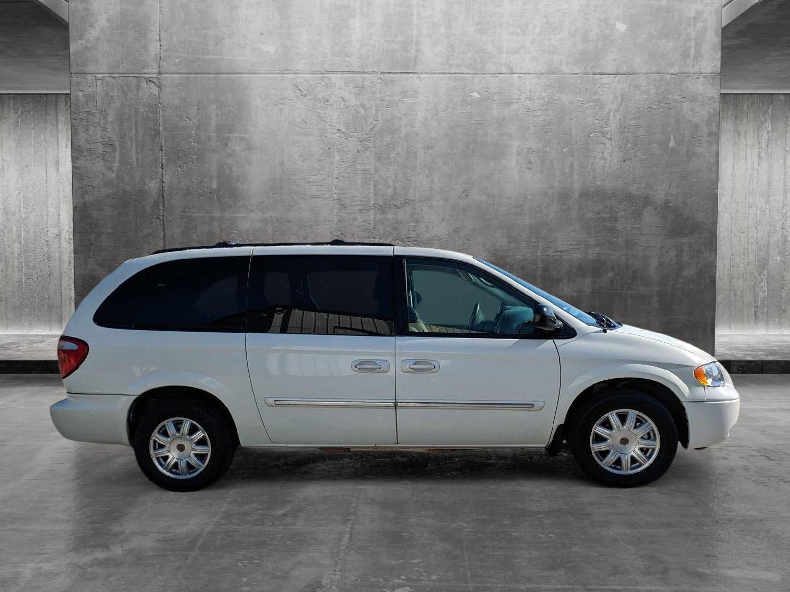 2007 Chrysler Town & Country LWB Vehicle Photo in Jacksonville, FL 32244