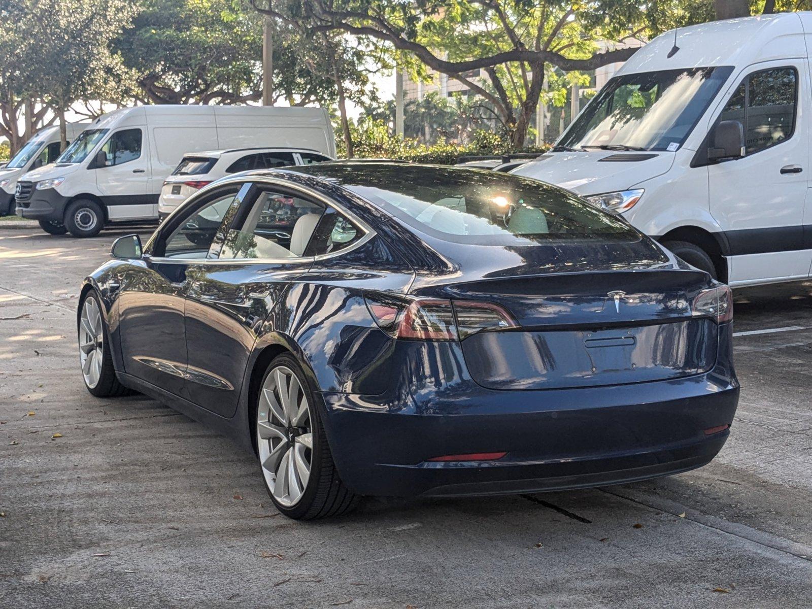 2018 Tesla Model 3 Vehicle Photo in Coconut Creek, FL 33073