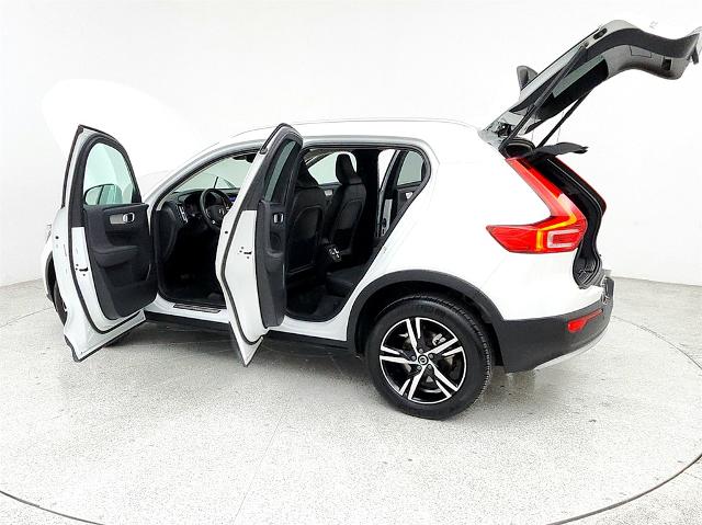 2024 Volvo XC40 Vehicle Photo in Grapevine, TX 76051