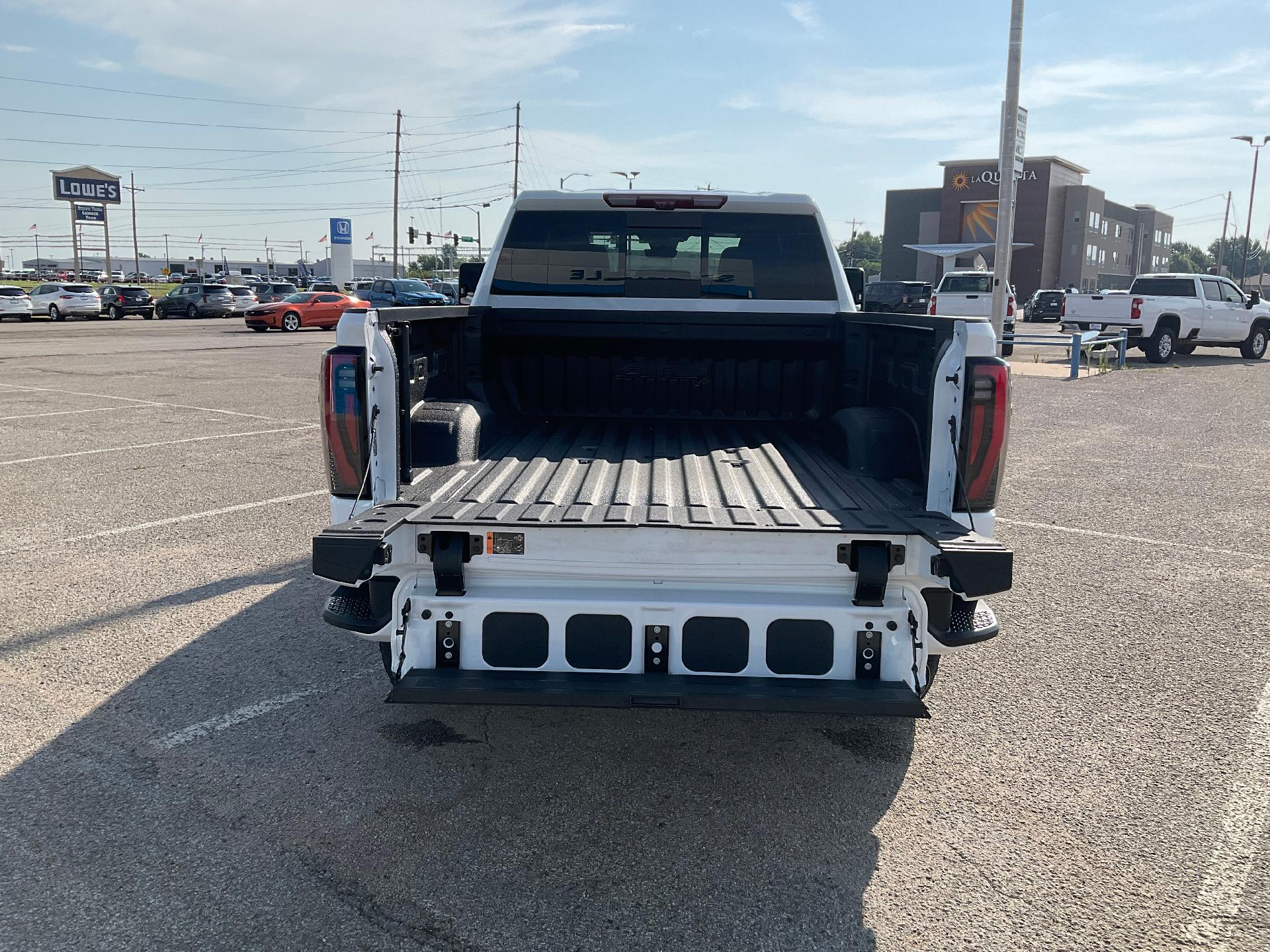 2024 GMC Sierra 2500 HD Vehicle Photo in PONCA CITY, OK 74601-1036