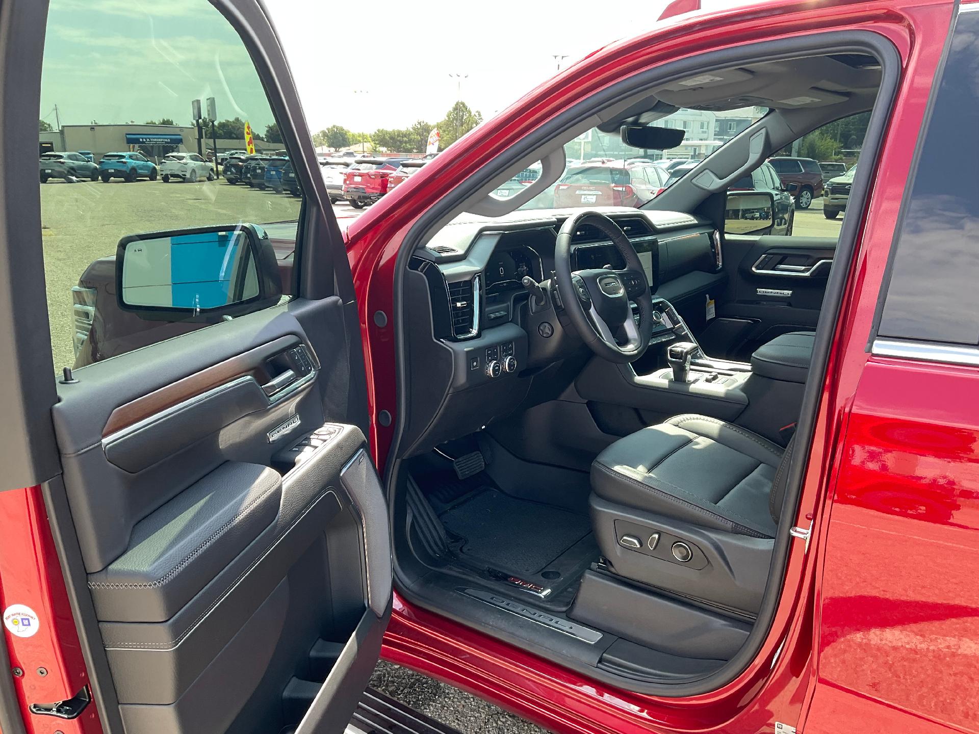 2024 GMC Sierra 1500 Vehicle Photo in PONCA CITY, OK 74601-1036