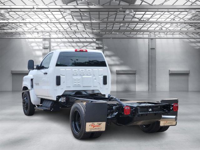 2024 Chevrolet Silverado Chassis Cab Vehicle Photo in Weatherford, TX 76087