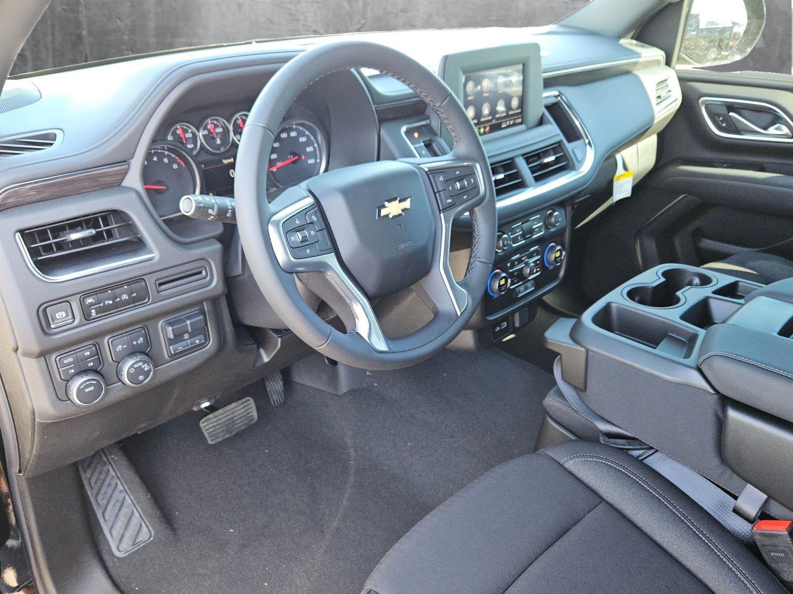 2024 Chevrolet Suburban Vehicle Photo in MESA, AZ 85206-4395