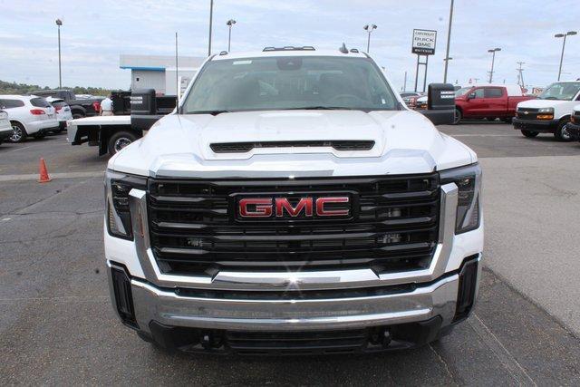 2024 GMC Sierra 3500 HD Chassis Cab Vehicle Photo in SAINT CLAIRSVILLE, OH 43950-8512