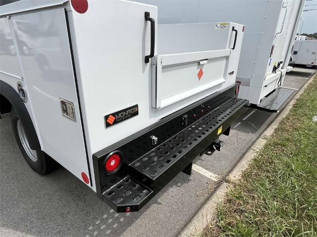 2024 Chevrolet Silverado 3500 HD Chassis Cab Vehicle Photo in ALCOA, TN 37701-3235